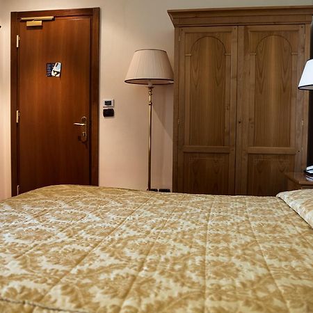 Albergo Ristorante Da Domenico مونتي سان سافينو المظهر الخارجي الصورة