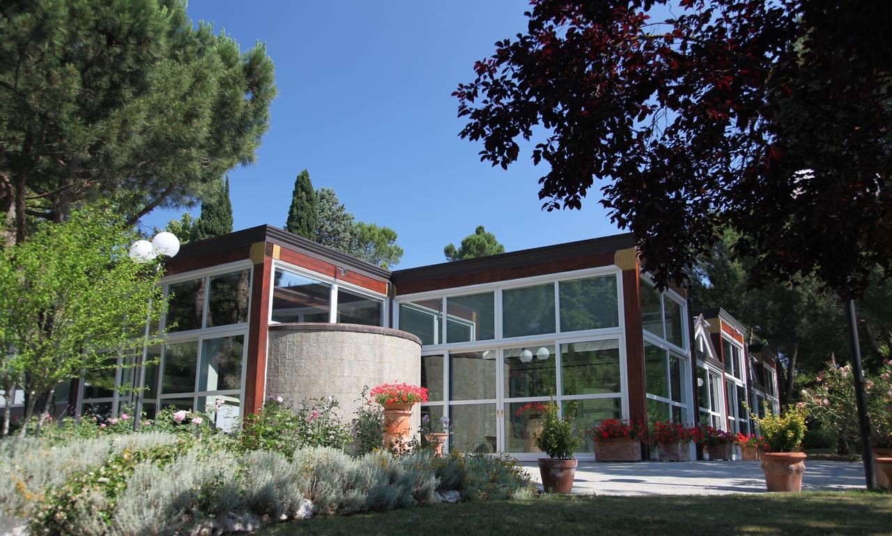 Albergo Ristorante Da Domenico مونتي سان سافينو المظهر الخارجي الصورة