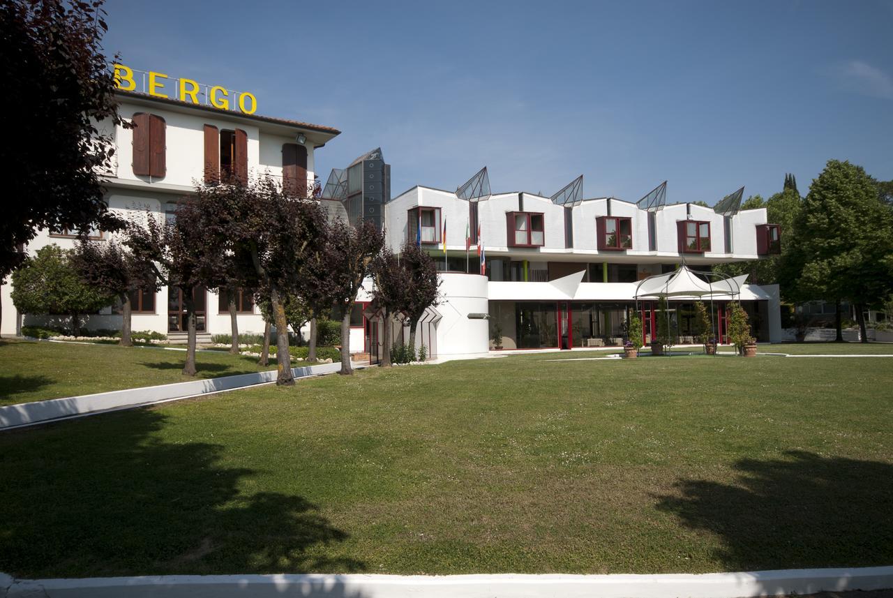 Albergo Ristorante Da Domenico مونتي سان سافينو المظهر الخارجي الصورة