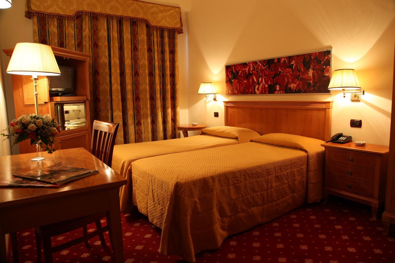 Albergo Ristorante Da Domenico مونتي سان سافينو المظهر الخارجي الصورة
