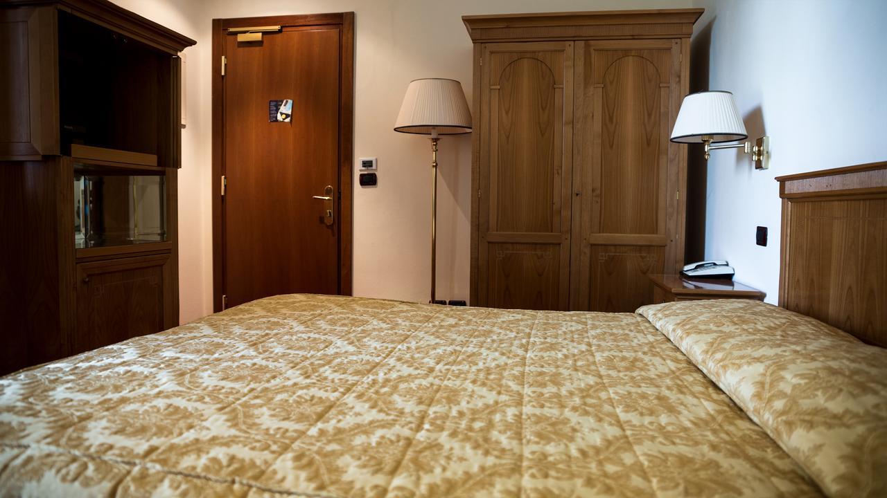 Albergo Ristorante Da Domenico مونتي سان سافينو المظهر الخارجي الصورة