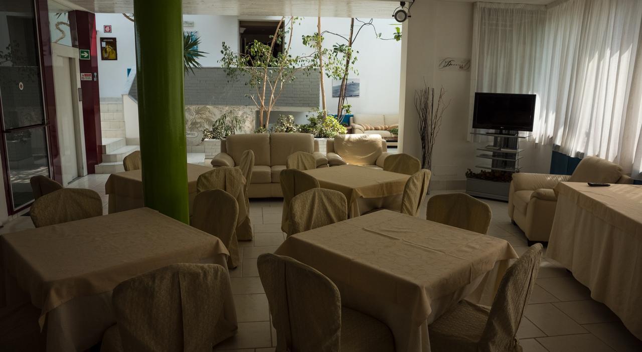 Albergo Ristorante Da Domenico مونتي سان سافينو المظهر الخارجي الصورة